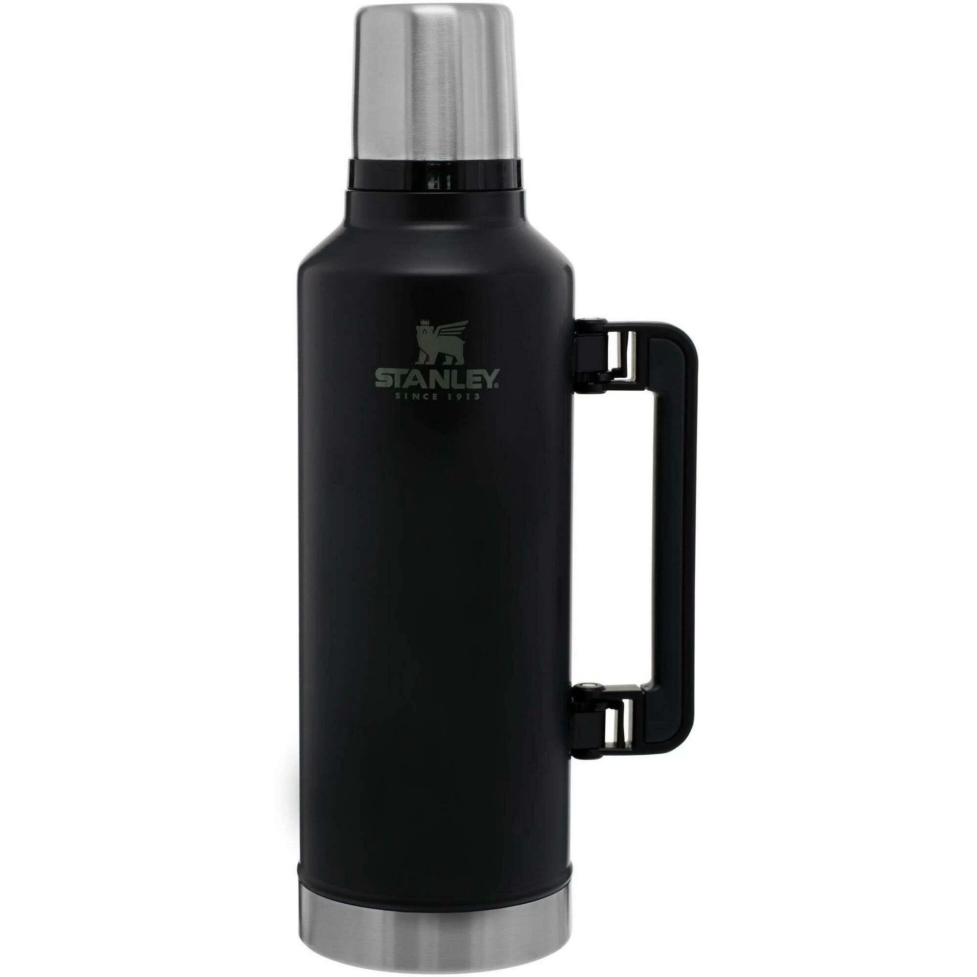 Stanley PMIThe Legendary Classic thermosfles 2,3 liter matte black Stanley PMIThe Legendary Classic Thermosfles 2,3 Liter Matte Black -dewitschijndel winkel 115074 990 01